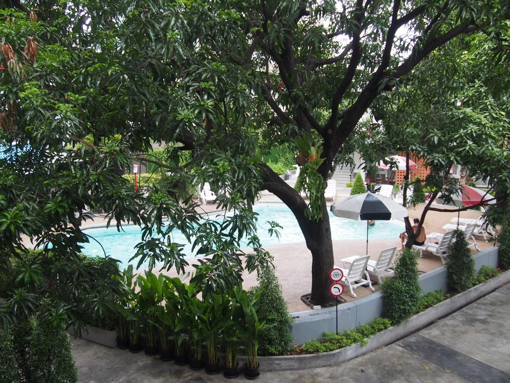 Hotel Retroasis Bangkok Exterior foto